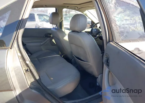 2005 Ford Focus Zx4 z USA, uszkodzony, nr VIN 1FAHP34N15W227830